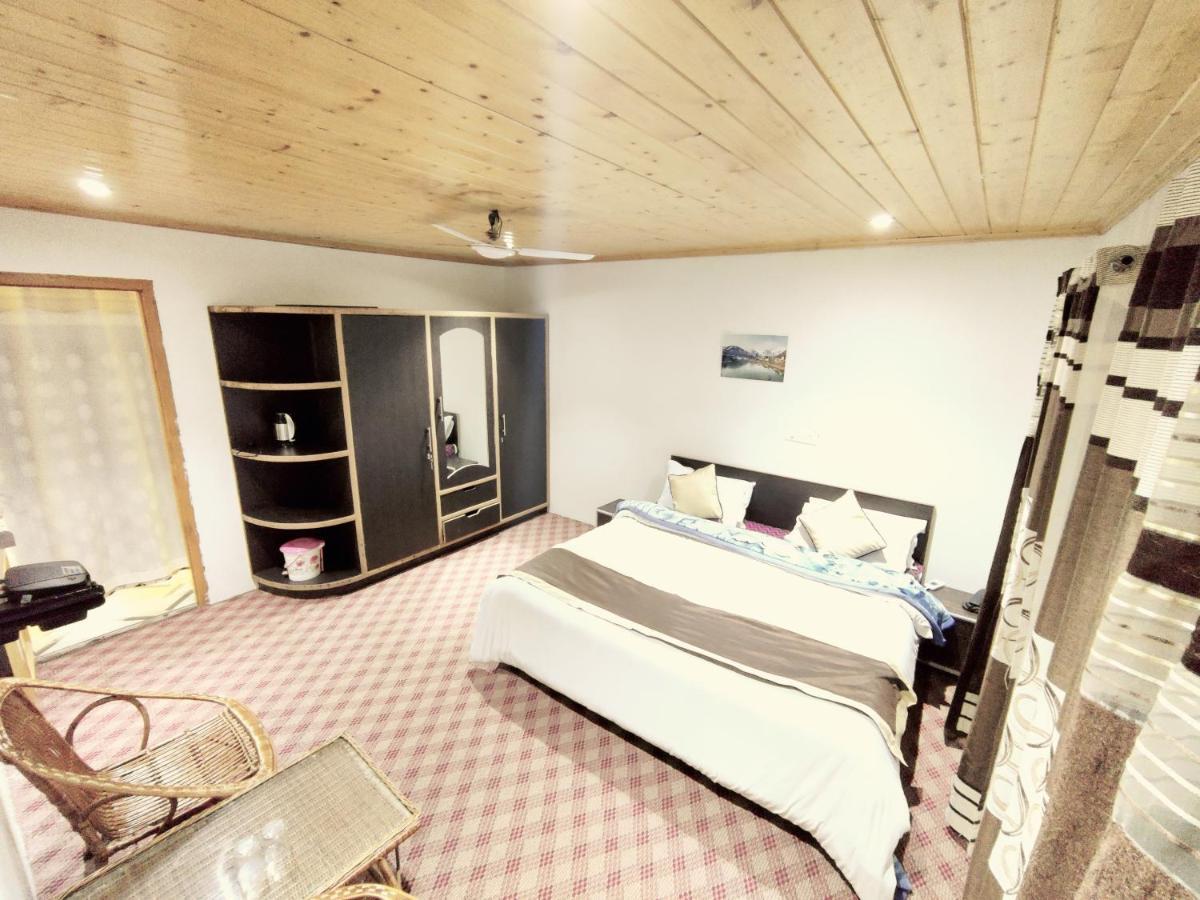 Sheesha Residency Hotell Srīnagar Eksteriør bilde
