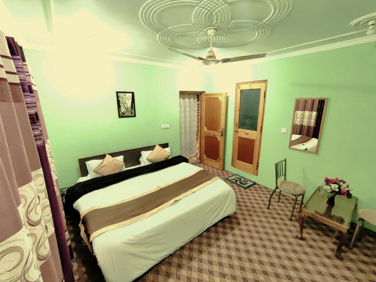 Sheesha Residency Hotell Srīnagar Eksteriør bilde